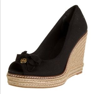 TORY BURCH
Jackie Bow Accents Espadrilles